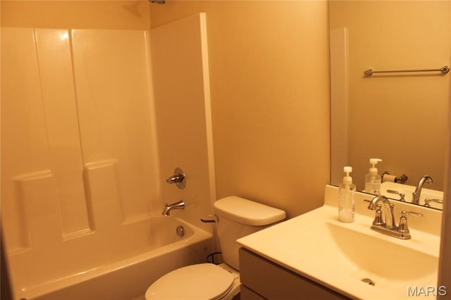 164 Hartford Court, Fenton, MO 63026