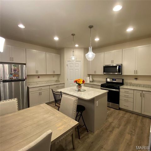 164 Hartford Court, Fenton, MO 63026