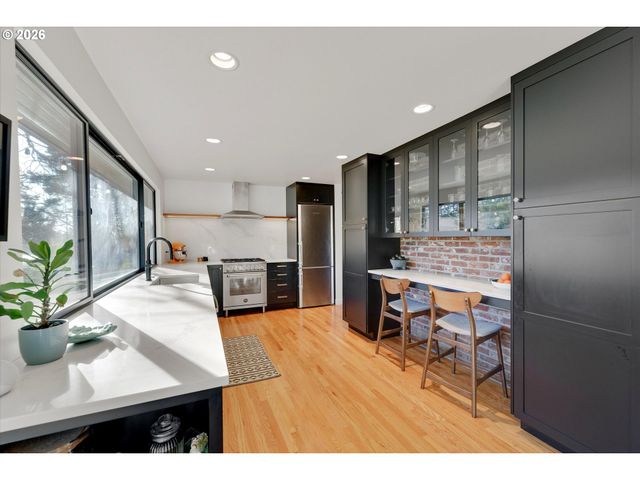 2400 Sw 81ST Ave, Portland, OR 97225