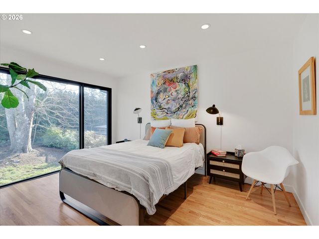 2400 Sw 81ST Ave, Portland, OR 97225