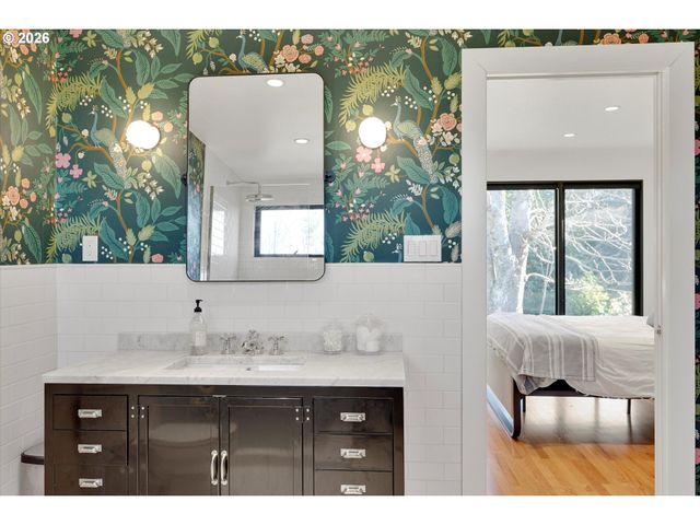 2400 Sw 81ST Ave, Portland, OR 97225