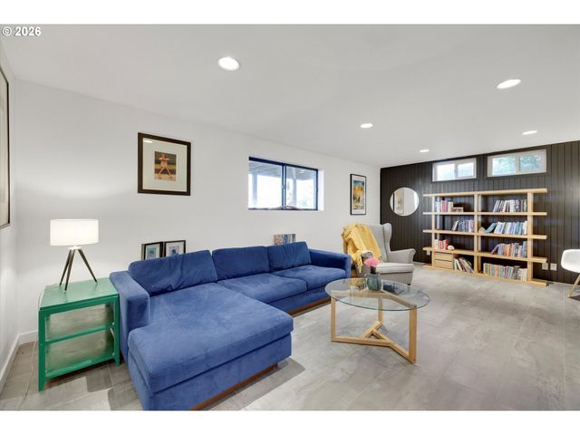 2400 Sw 81ST Ave, Portland, OR 97225