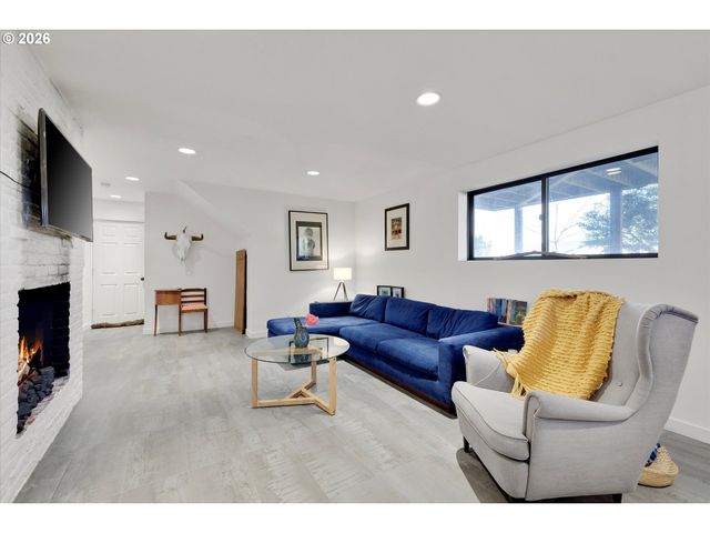 2400 Sw 81ST Ave, Portland, OR 97225