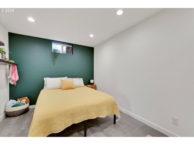 2400 Sw 81ST Ave, Portland, OR 97225