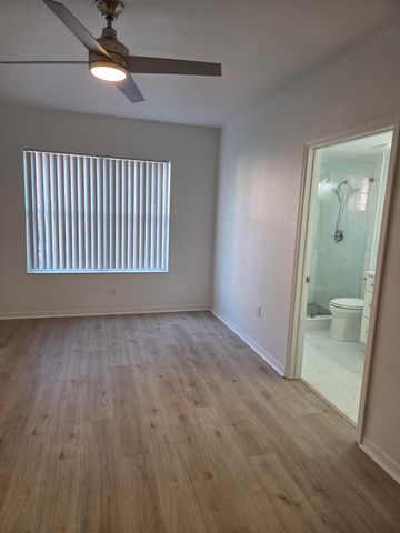 164 SW Peacock Blvd Apt 102, Port St Lucie, FL 34986