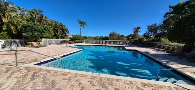 164 SW Peacock Blvd Apt 102, Port St Lucie, FL 34986