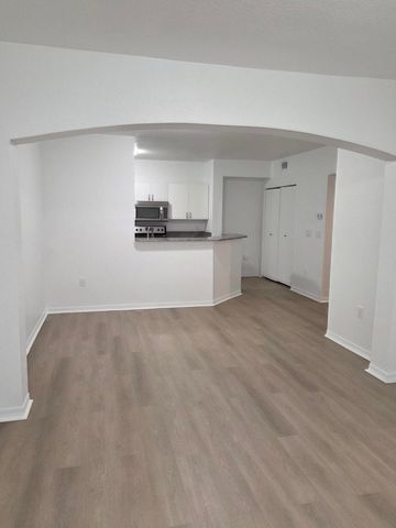 164 SW Peacock Blvd Apt 102, Port St Lucie, FL 34986