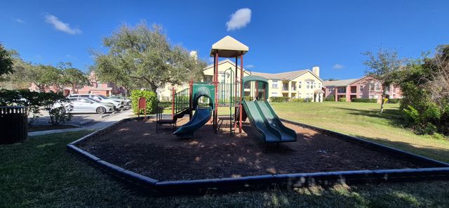 164 SW Peacock Blvd Apt 102, Port St Lucie, FL 34986