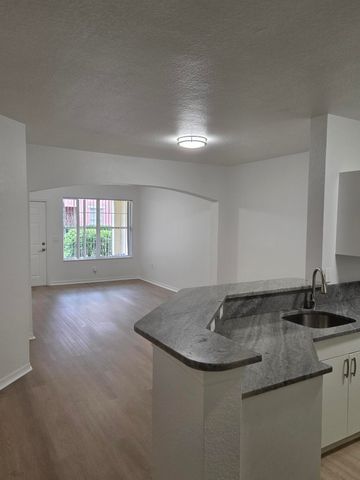 164 SW Peacock Blvd Apt 102, Port St Lucie, FL 34986
