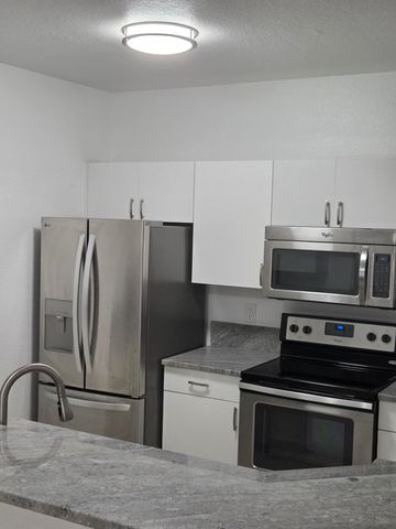 164 SW Peacock Blvd Apt 102, Port St Lucie, FL 34986
