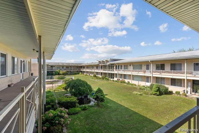 7350 N Inkster Road 118, Dearborn Heights, MI 48127