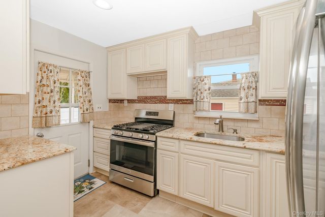 1 Robert Avenue, Massapequa, NY 11758