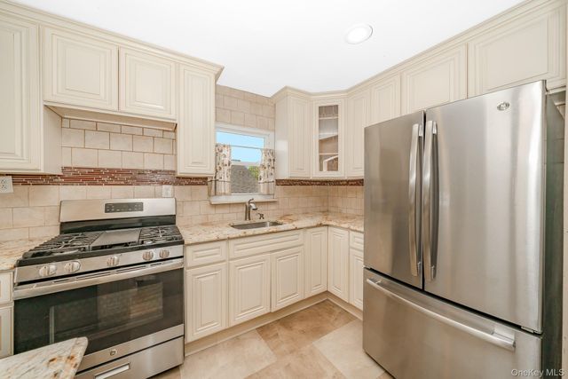 1 Robert Avenue, Massapequa, NY 11758