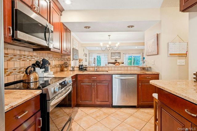 47 Maple Hill Drive 47, Mahopac, NY 10541