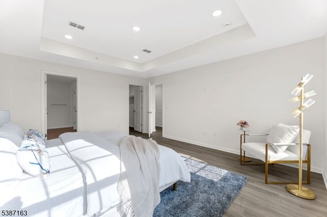 221 Myrtle Rd, Warren Twp., NJ 07059