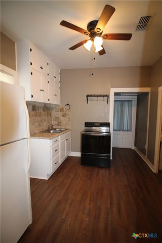 516 E Mountain Street, Seguin, TX 78155