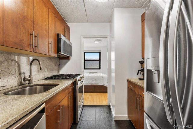 1085 Warburton Ave 304, Yonkers, NY 10701