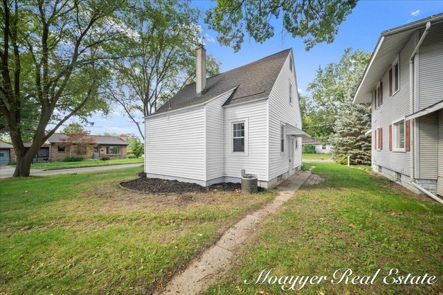 32 Holly Street, Wyoming, MI 49548