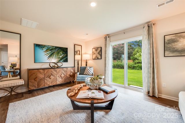 10010 Chatham Run Lane, Charlotte, NC 28262