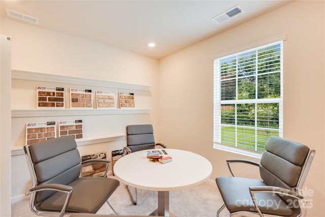 10010 Chatham Run Lane, Charlotte, NC 28262