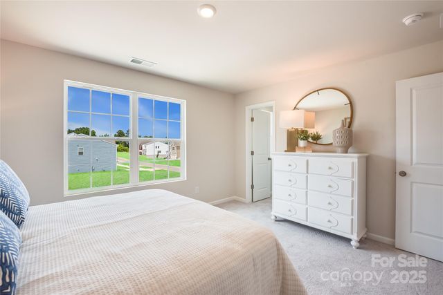 10010 Chatham Run Lane, Charlotte, NC 28262