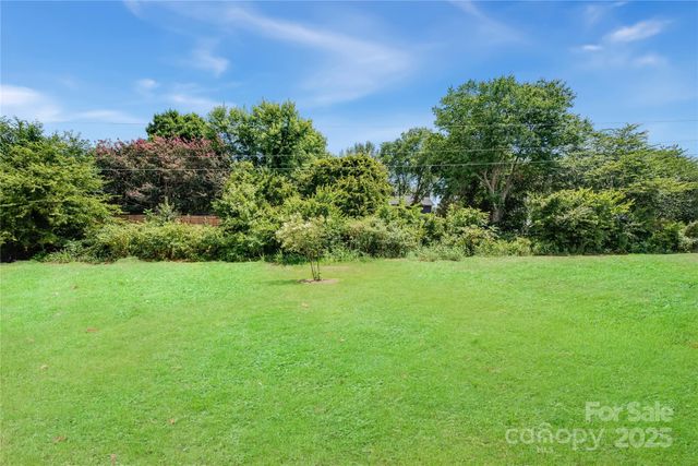 10010 Chatham Run Lane, Charlotte, NC 28262