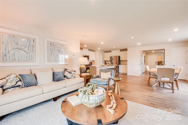 10010 Chatham Run Lane, Charlotte, NC 28262