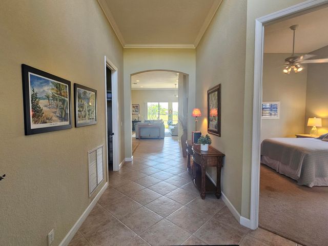 411 NW Stratford Lane, Port St Lucie, FL 34983