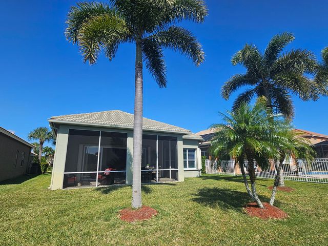 411 NW Stratford Lane, Port St Lucie, FL 34983