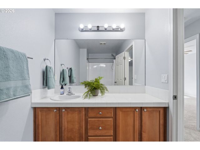 3785 Se OAKLEAF St, Hillsboro, OR 97123