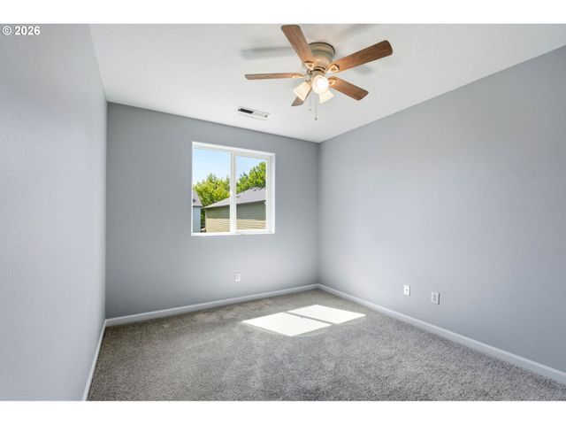 3785 Se OAKLEAF St, Hillsboro, OR 97123