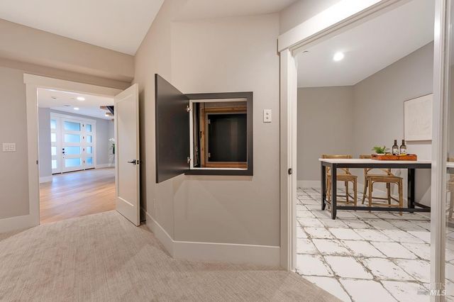 22 Oak Knoll Ct, Petaluma, CA 94952