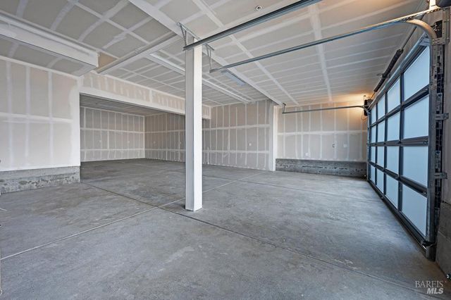 22 Oak Knoll Ct, Petaluma, CA 94952