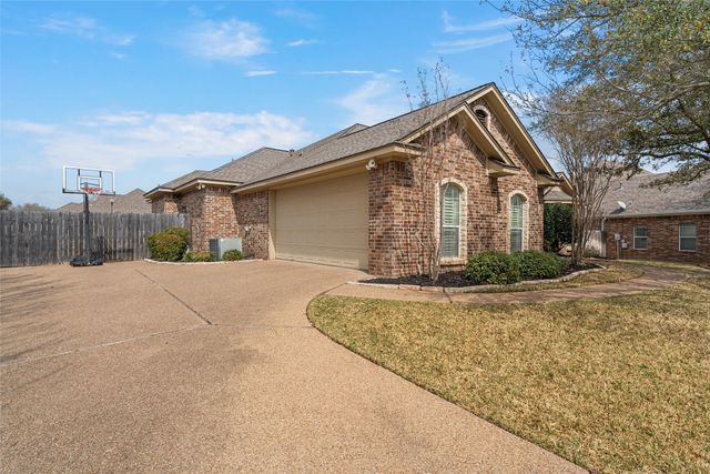 1005 Camden Court Circle, Waco, TX 76712