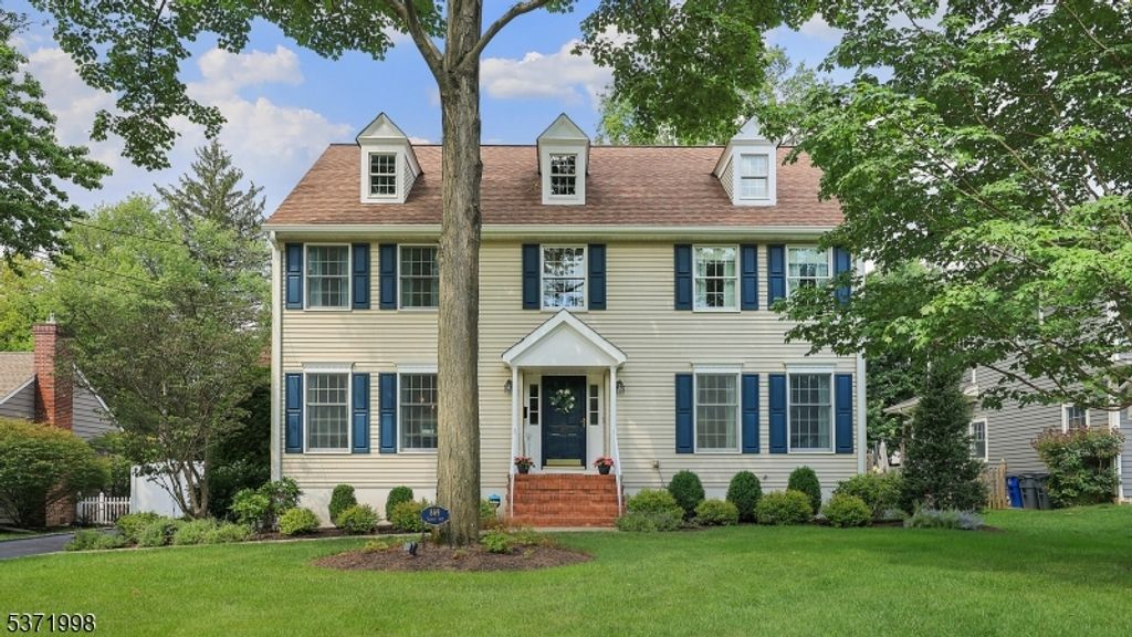 869 Summit Ave, Westfield Town, NJ 07090