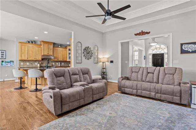 209 Founders Pointe TRL, Carrollton, VA 23314