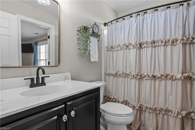 209 Founders Pointe TRL, Carrollton, VA 23314