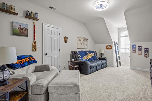 209 Founders Pointe TRL, Carrollton, VA 23314