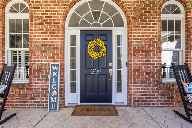 209 Founders Pointe TRL, Carrollton, VA 23314