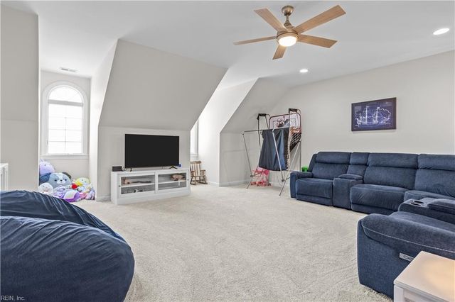 209 Founders Pointe TRL, Carrollton, VA 23314