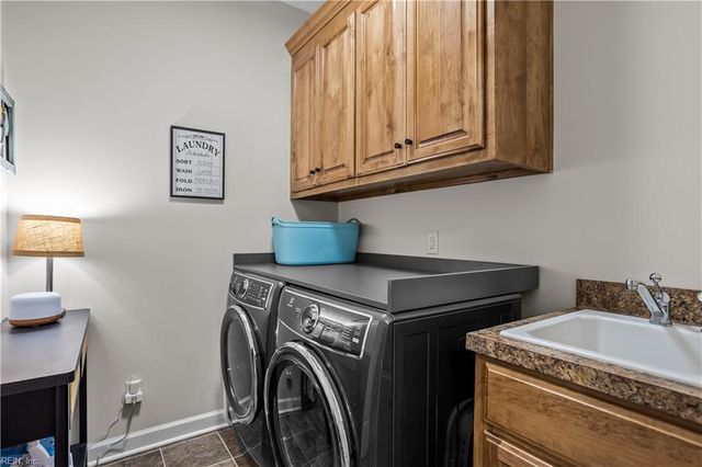 209 Founders Pointe TRL, Carrollton, VA 23314