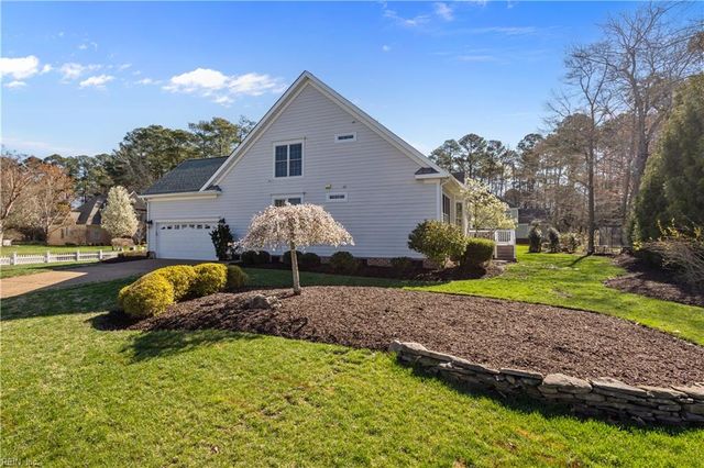 209 Founders Pointe TRL, Carrollton, VA 23314