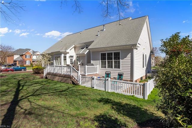 209 Founders Pointe TRL, Carrollton, VA 23314