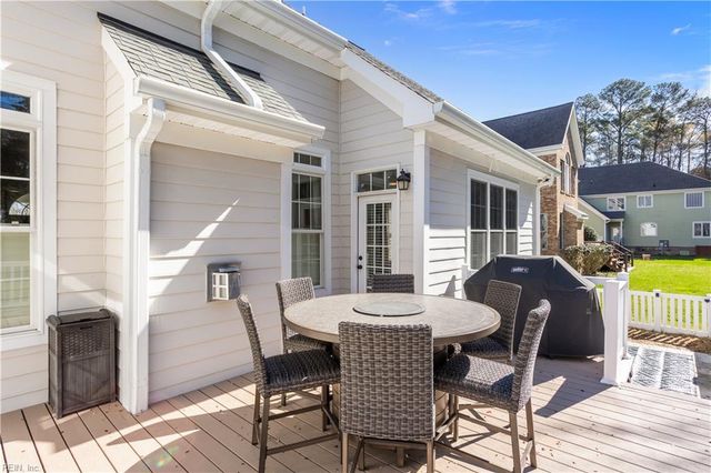 209 Founders Pointe TRL, Carrollton, VA 23314