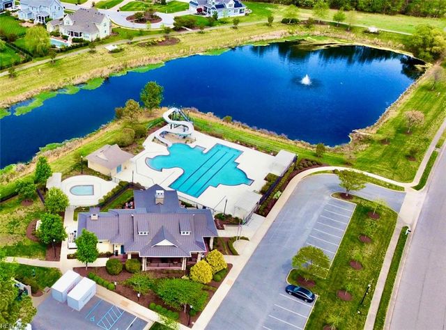 209 Founders Pointe TRL, Carrollton, VA 23314