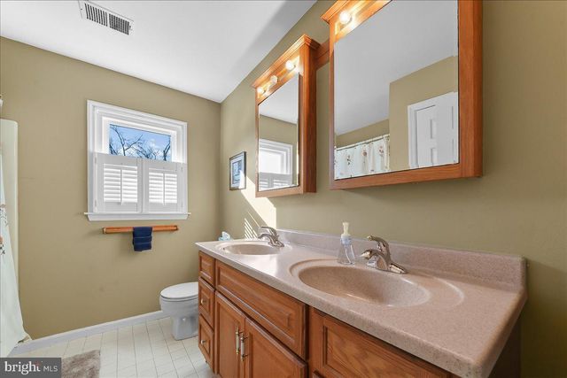 1122 DODGSON RD, West Chester, PA 19382