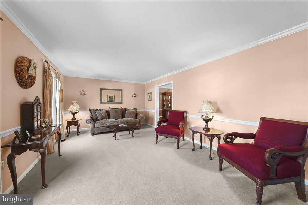 Image 4 of property listing at 1122 DODGSON RD, West Chester, PA 19382