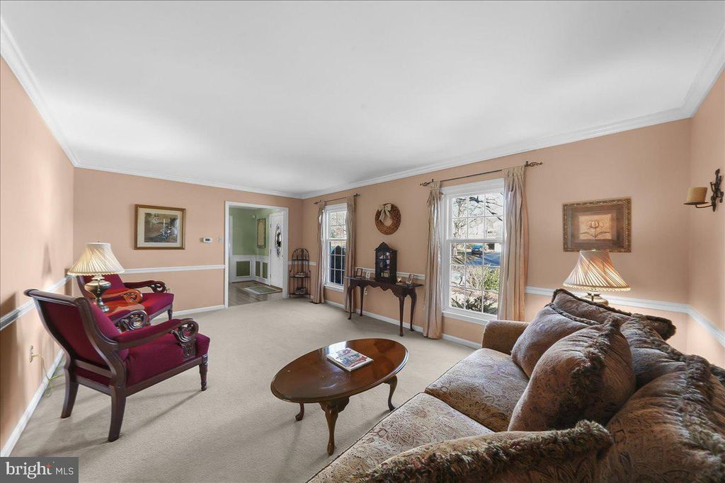 Image 5 of property listing at 1122 DODGSON RD, West Chester, PA 19382