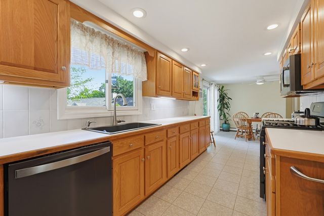 343 Central St, Foxboro, MA 02035