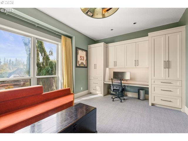 5390 Nw ROANOKE Ln, Portland, OR 97229